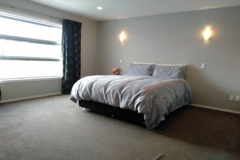 Photo of property in 17 Kennedy Place, Waikanae Beach, Waikanae, 5036