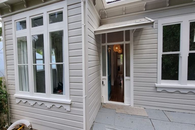 Photo of property in 131 Kelburn Parade, Kelburn, Wellington, 6012