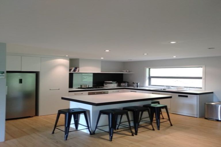 Photo of property in 17 Kennedy Place, Waikanae Beach, Waikanae, 5036