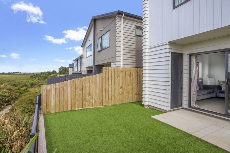 Photo of property in 38 Matawhanga Drive, Wattle Downs, Auckland, 2103