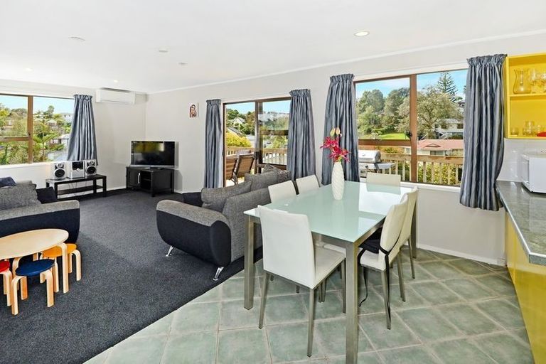 Photo of property in 74 Powrie Street, Glenfield, Auckland, 0629