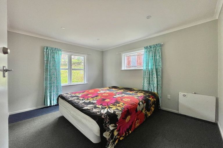 Photo of property in 6 Reid Road, Wainuiomata, Lower Hutt, 5014