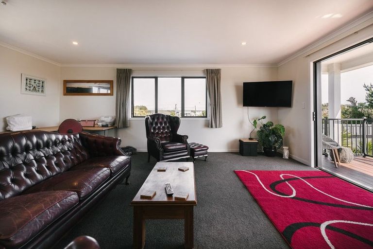 Photo of property in 50a Pratt Avenue, Foxton Beach, Foxton, 4815