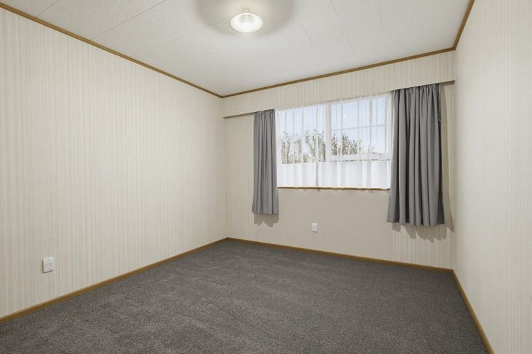 Photo of property in 6 Dominica Crescent, Grenada Village, Wellington, 6037