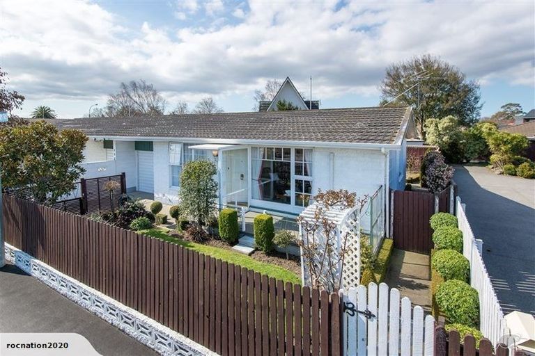 Photo of property in 2/202 Waimairi Road, Ilam, Christchurch, 8041