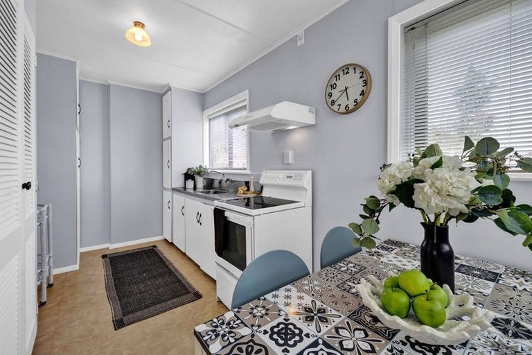 Photo of property in 15 Wrantage Street, Westown, New Plymouth, 4310