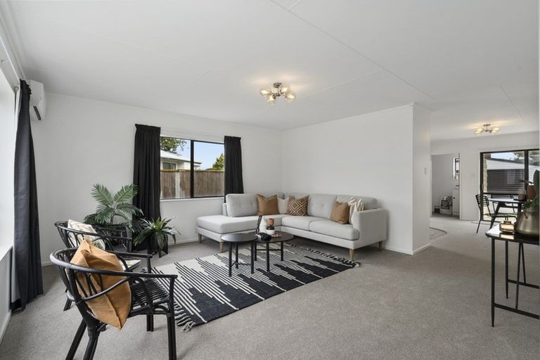 Photo of property in 69 Hillcrest Drive, Kelvin Grove, Palmerston North, 4414