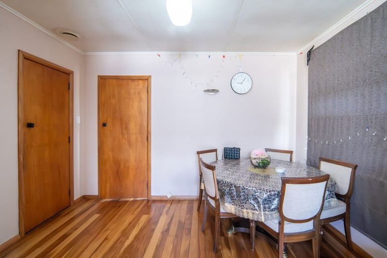 Photo of property in 27 Willis Street, Bader, Hamilton, 3206