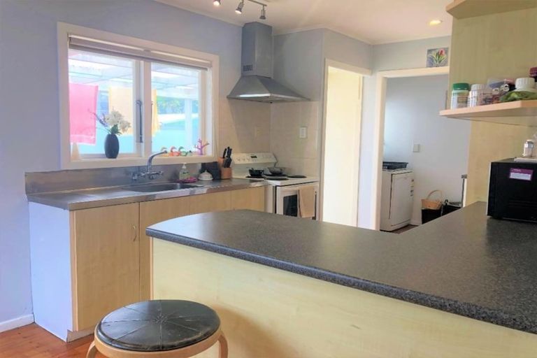 Photo of property in 55 Waipani Road, Te Atatu Peninsula, Auckland, 0610