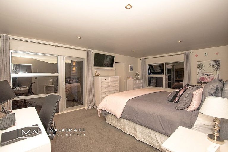 Photo of property in 17a Riverstone Drive, Riverstone Terraces, Upper Hutt, 5018