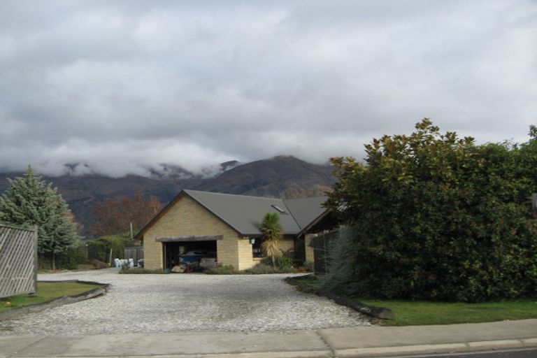 Photo of property in 15 Waimana Place, Wanaka, 9305