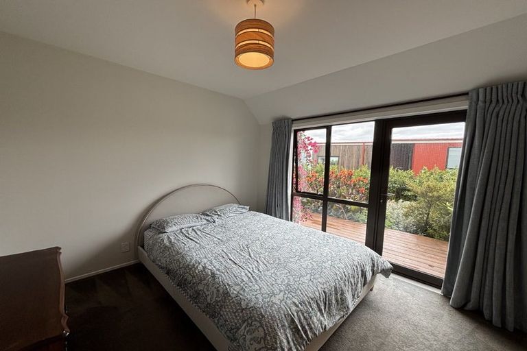 Photo of property in 5 Drayton Drive, Mount Pleasant, Christchurch, 8081