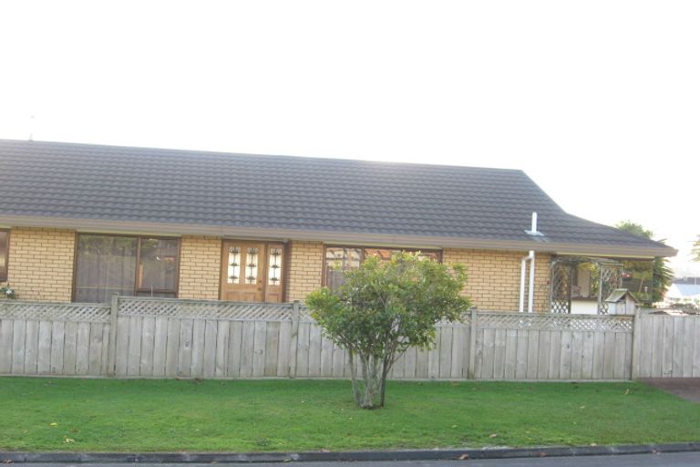 Photo of property in 1 Katote Close, The Gardens, Auckland, 2105