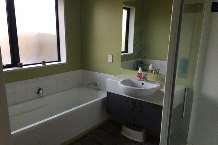 Photo of property in 28 Acacia Avenue, Rangiora, 7400