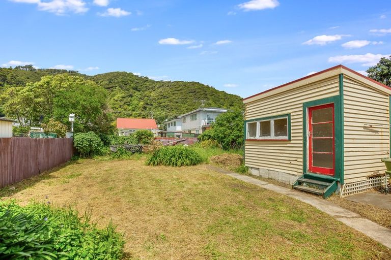 Photo of property in 23 Tuatoru Street, Eastbourne, Lower Hutt, 5013