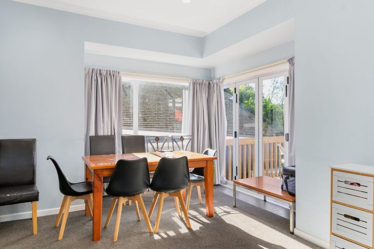 Photo of property in 218 Hillcrest Road, Hillcrest, Hamilton, 3216