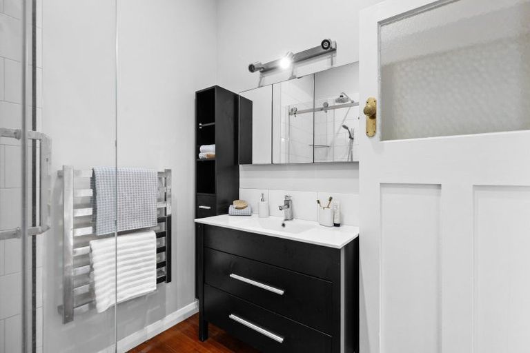 Photo of property in 239 Victoria Avenue, Hokowhitu, Palmerston North, 4410