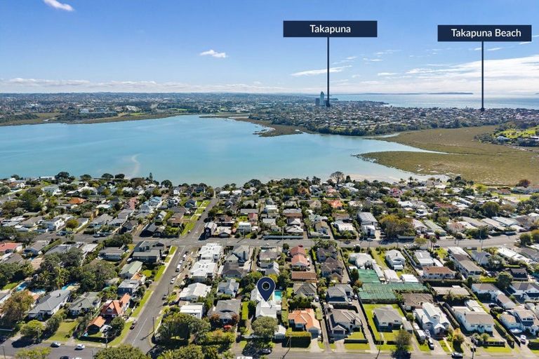 Photo of property in 42 Norwood Road, Bayswater, Auckland, 0622