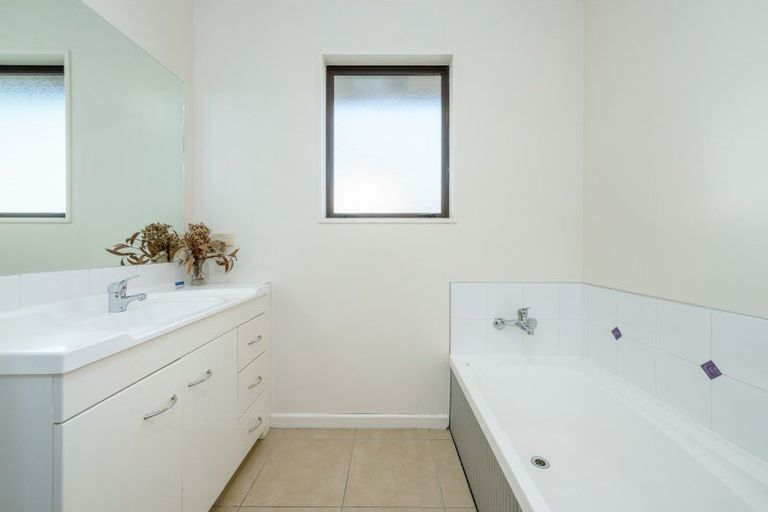 Photo of property in 48 Rob Roy Lane, Wanaka, 9305