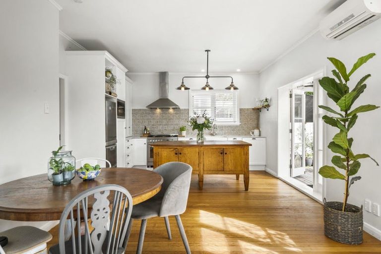 Photo of property in 16 Achilles Crescent, Narrow Neck, Auckland, 0624