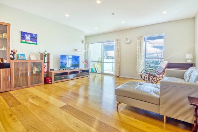 Photo of property in 3/147 Albany Highway, Unsworth Heights, Auckland, 0632