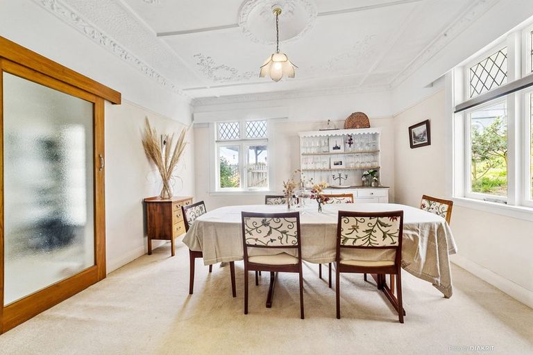 Photo of property in 120 Sutherland Road, Melrose, Wellington, 6023