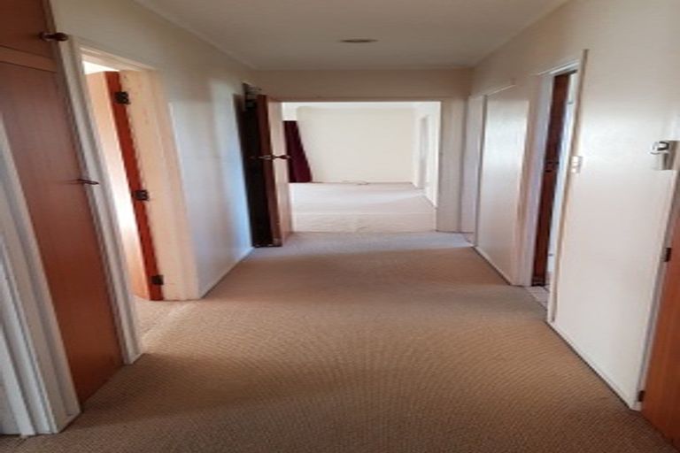 Photo of property in 212 Forrest Hill Road, Forrest Hill, Auckland, 0620