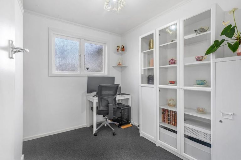 Photo of property in 2/26 Woodside Road, Massey, Auckland, 0614