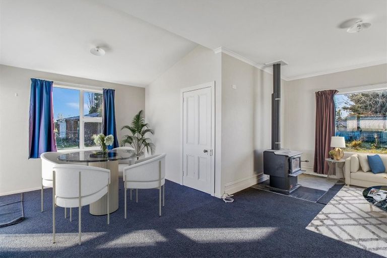 Photo of property in 48 Timaru Road, Waimate, 7924