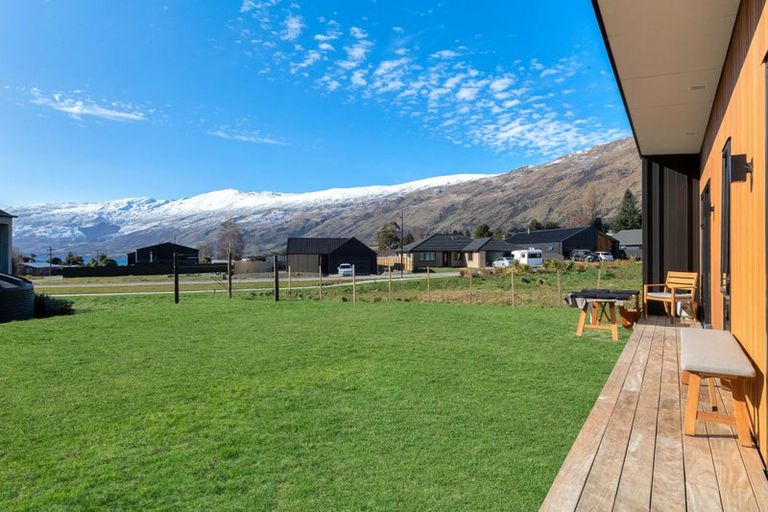 Photo of property in 11 Lakefield Close, Kingston, Athol, 9793