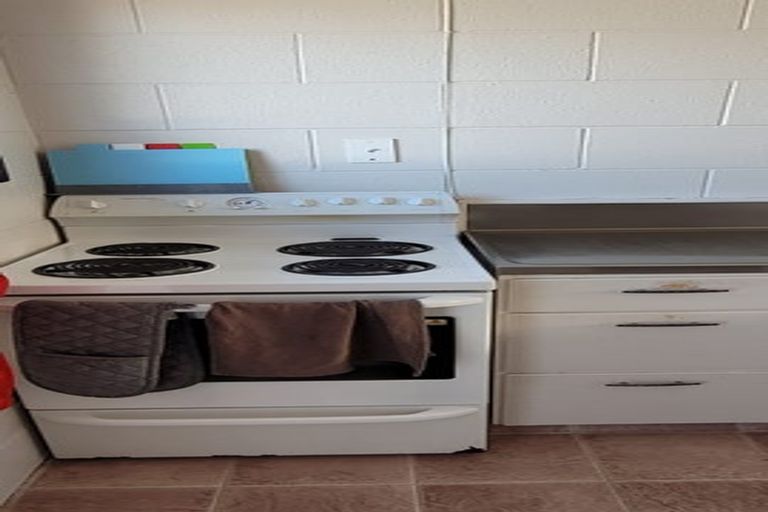 Photo of property in 24 Maire Street, Inglewood, 4330