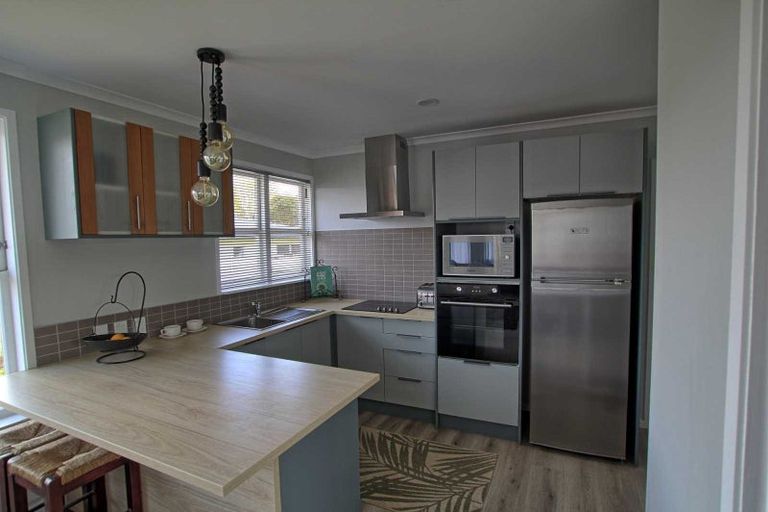 Photo of property in 1/3 Flaxdale Street, Birkdale, Auckland, 0626