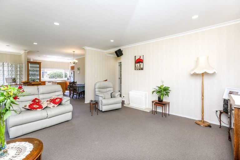 Photo of property in 275 Mangorei Road, Merrilands, New Plymouth, 4312