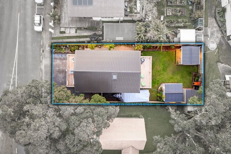 Photo of property in 54 Waiwera Road, Waiwera, Orewa, 0994