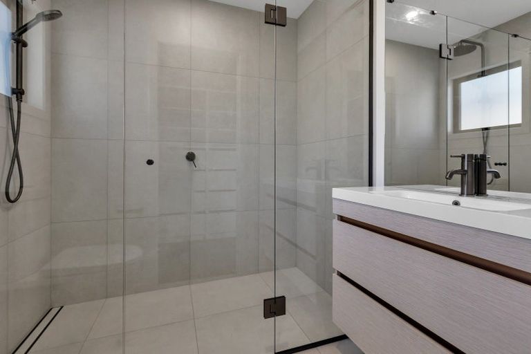 Photo of property in 25 Kapiakauri Road, One Tree Point, 0118