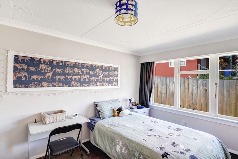 Photo of property in 16 Owen Street, Green Island, Dunedin, 9018
