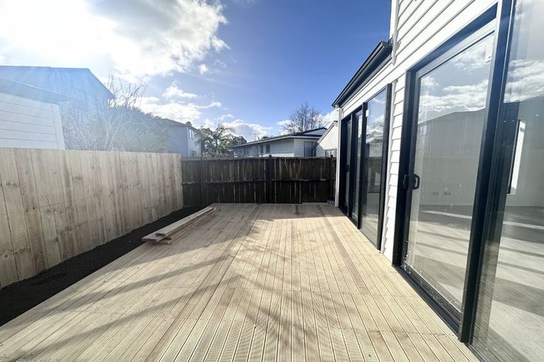 Photo of property in 3b Glennandrew Drive, Half Moon Bay, Auckland, 2012