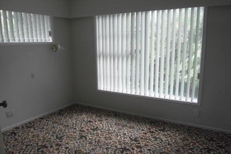 Photo of property in 15 Cumberland Street, Merrilands, New Plymouth, 4312