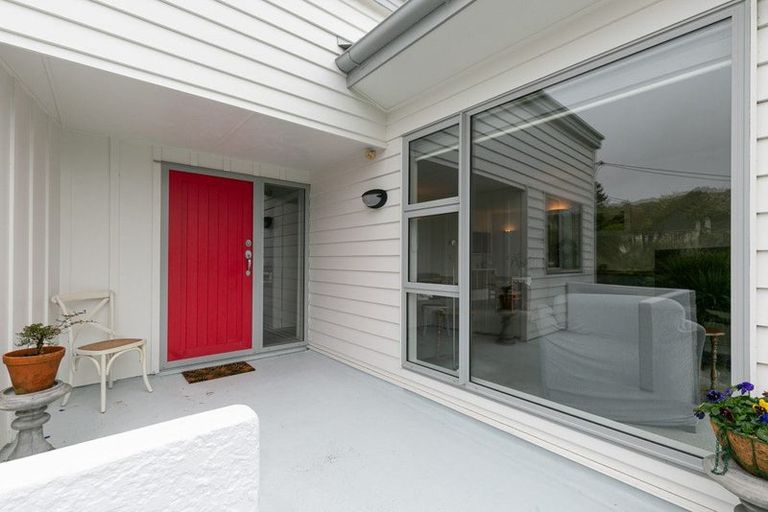 Photo of property in 27 David Crescent, Karori, Wellington, 6012