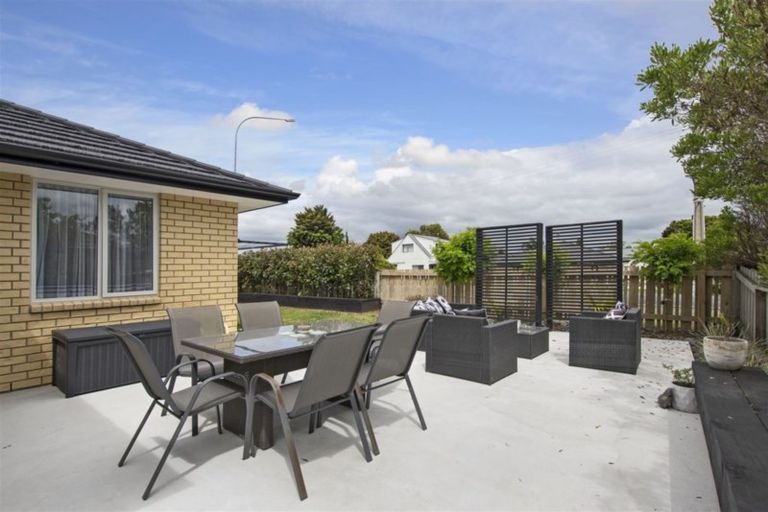 Photo of property in 86 Barbados Way, One Tree Point, 0118