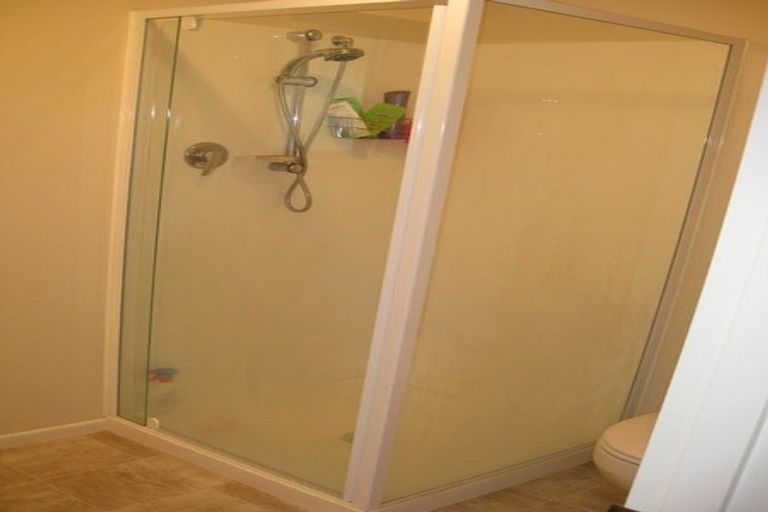 Photo of property in 47 Fitzpatrick Street, Newlands, Wellington, 6037