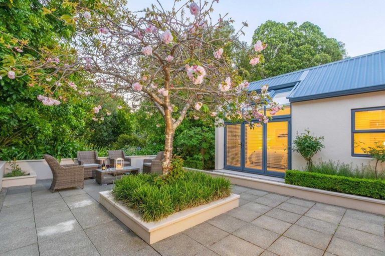 Photo of property in 50a Manu Grove, Waikanae, 5036