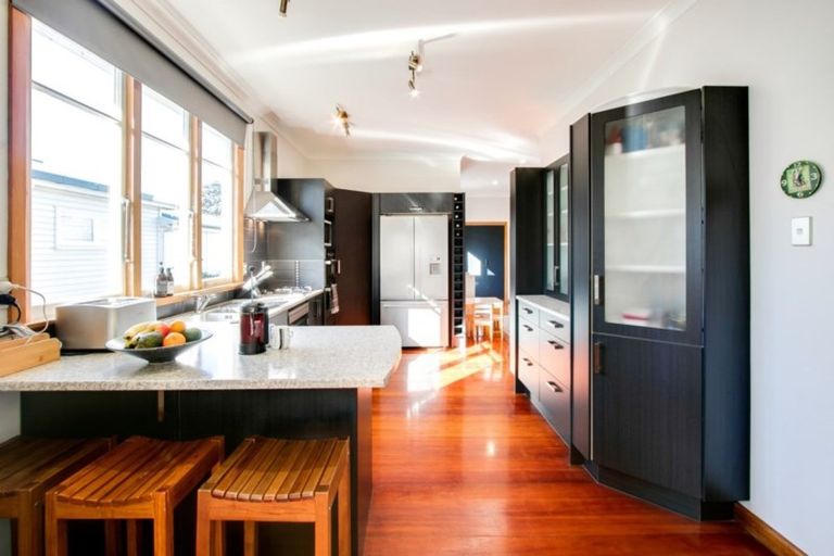 Photo of property in 215 Park Road North, Parkvale, Hastings, 4122