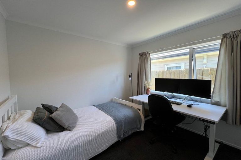 Photo of property in 33 Katipo Road, Takanini, 2112