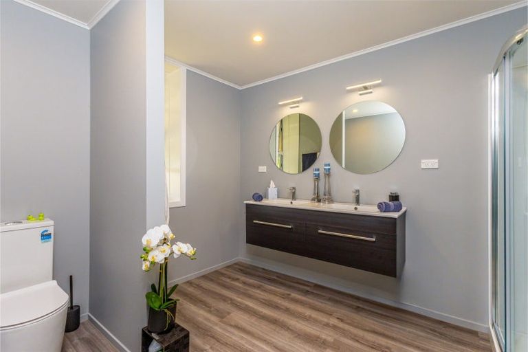 Photo of property in 104 Middle Road, Saint Andrews, Timaru, 7972