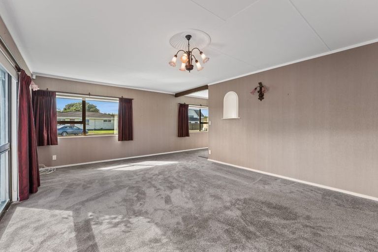 Photo of property in 16 Warwick Place, Springvale, Whanganui, 4501
