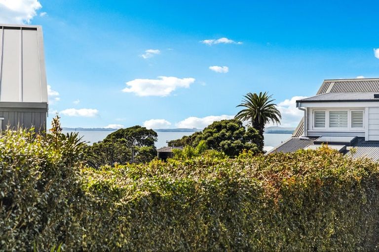 Photo of property in 2/13 Muritai Road, Milford, Auckland, 0620