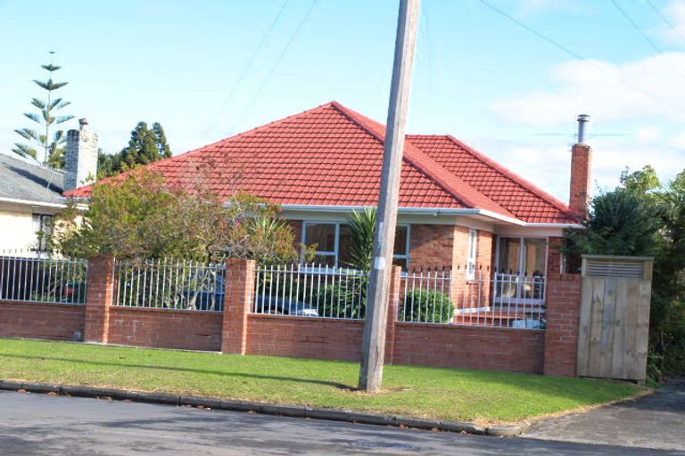 Photo of property in 16 Picton Street, Papatoetoe, Auckland, 2024