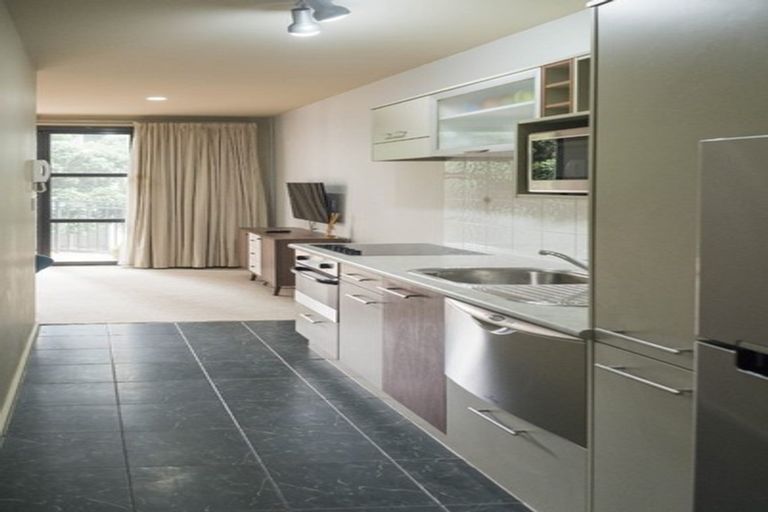 Photo of property in Atrium Apartments, 2c/154 The Terrace, Wellington Central, Wellington, 6011
