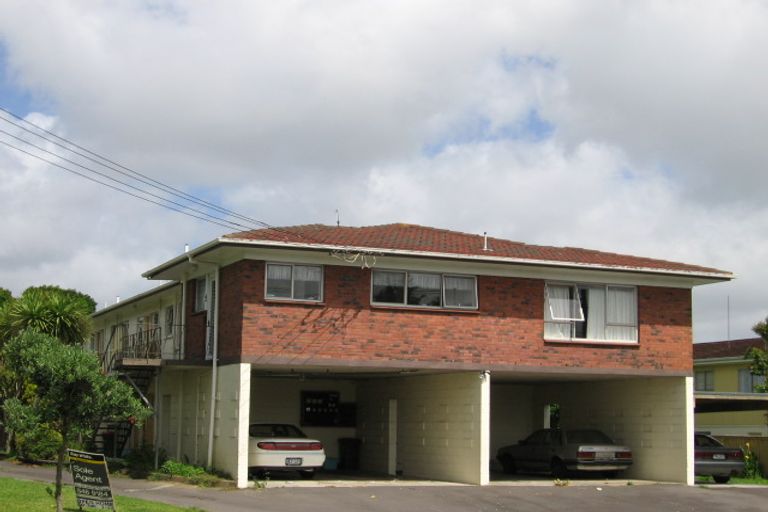 Photo of property in 7/45 Blockhouse Bay Road, Avondale, Auckland, 1026